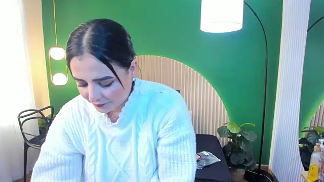 taylor bennet online show from 12/18/25, 11:49