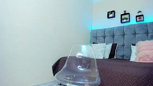 Snapshot of Alex_cute77 chatting on 01/24/25, 03:24 Alex cute77 online show from 01/24/25, 03:24