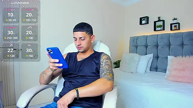 Snapshot of Alex_cute77 chatting on 02/27/25, 12:23 Alex cute77 online show from 02/27/25, 12:23