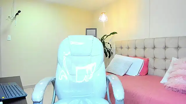 Snapshot of Alex_cute77 chatting on 03/14/25, 12:29 Alex cute77 online show from 03/14/25, 12:29