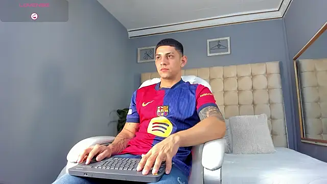 Snapshot of Alex_cute77 chatting on 09/23/25, 12:19 Alex cute77 online show from 09/23/25, 12:19