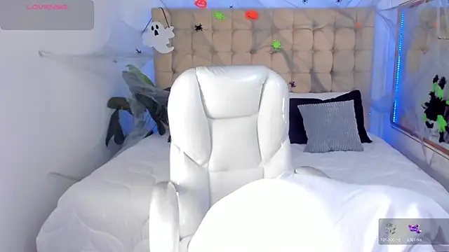 Snapshot of Alex_cute77 chatting on 10/23/25, 11:09 Alex cute77 online show from 10/23/25, 11:09