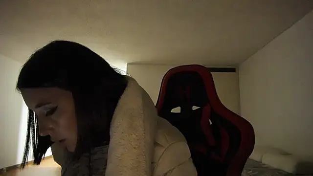 zoe jeane beker online show from 12/20/24, 02:52