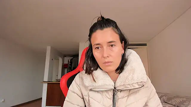 zoe jeane beker online show from 02/04/25, 09:20