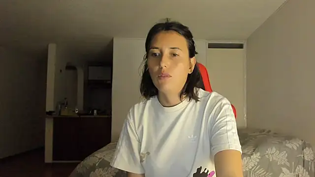 zoe jeane beker online show from 02/14/25, 01:23