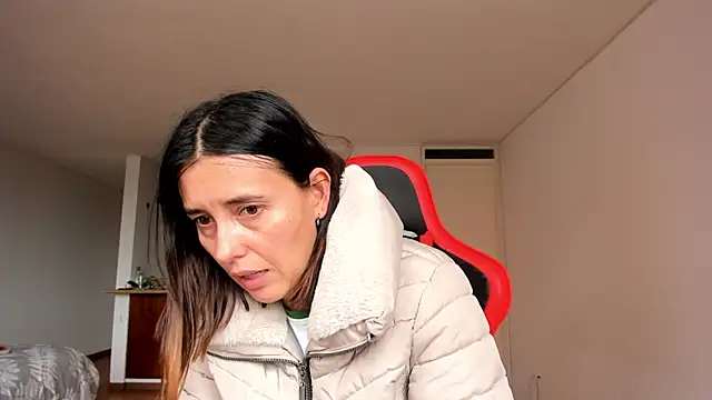 zoe jeane beker online show from 02/27/25, 09:14