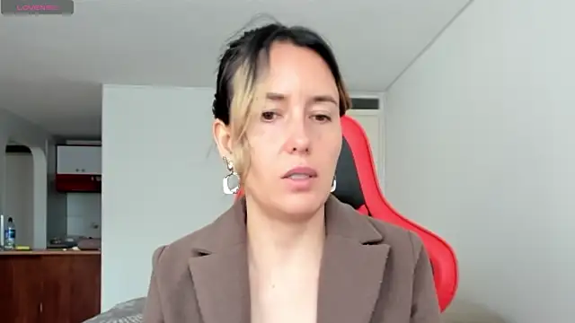 Snapshot of zoe_jeane_beker chatting on 07/31/26, 07:57 zoe jeane beker online show from 07/31/26, 07:57