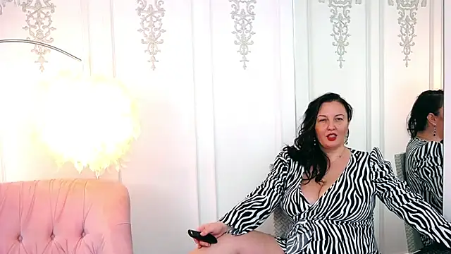 JudithCombs online show from 01/31/25, 09:59