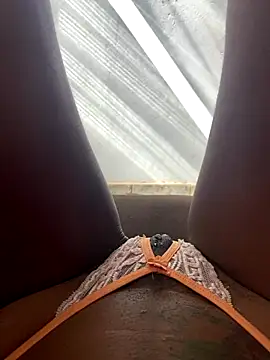 MariaLorenaah online show from 10/20/25, 05:57