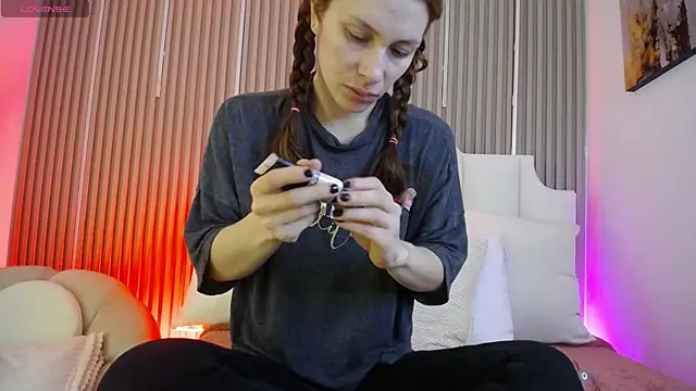 Katy Van online show from 04/07/26, 08:53