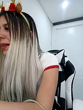 eva-2023 online show from 11/21/25, 01:04