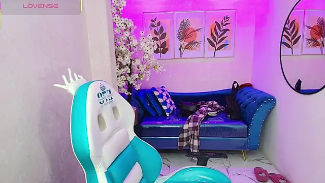 Isa reel online show from 10/24/25, 07:43