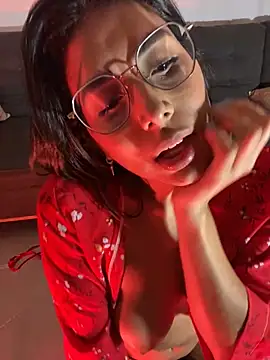 Snapshot of tina_olsen07 chatting on 12/28/24, 05:12 tina olsen07 online show from 12/28/24, 05:12