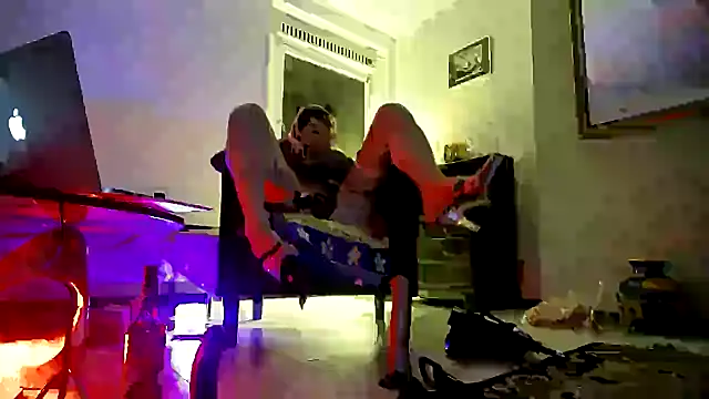 CharlotteVixxens online show from 10/19/25, 02:12