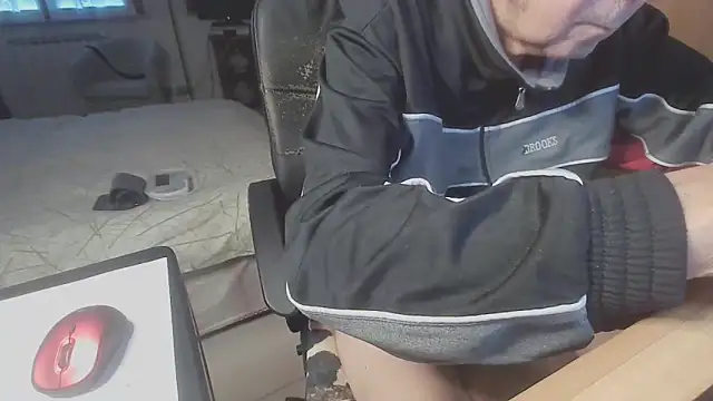 Snapshot of papillonhotofficial chatting on 09/28/25, 04:45 papillonhotofficial online show from 09/28/25, 04:45