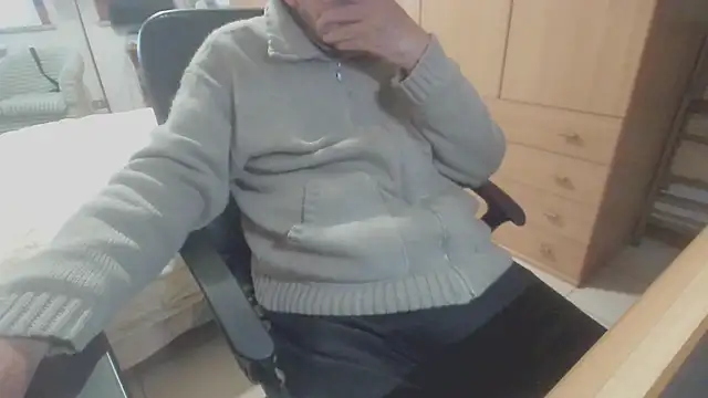 Snapshot of papillonhotofficial chatting on 10/05/25, 08:01 papillonhotofficial online show from 10/05/25, 08:01