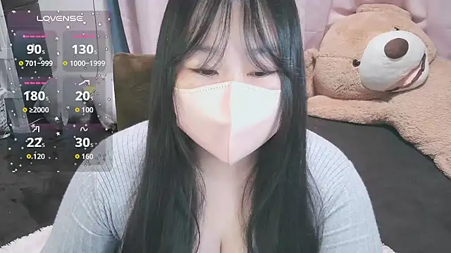 yuinyan3150 online show from 11/23/25, 09:25