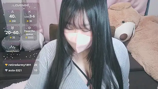 yuinyan3150 online show from 02/14/26, 08:16