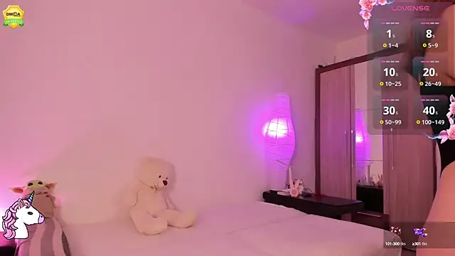 Snapshot of EvaUniporn chatting on 09/26/25, 12:42 EvaUniporn online show from 09/26/25, 12:42