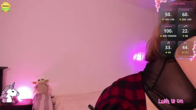 Snapshot of EvaUniporn chatting on 10/14/25, 02:40 EvaUniporn online show from 10/14/25, 02:40