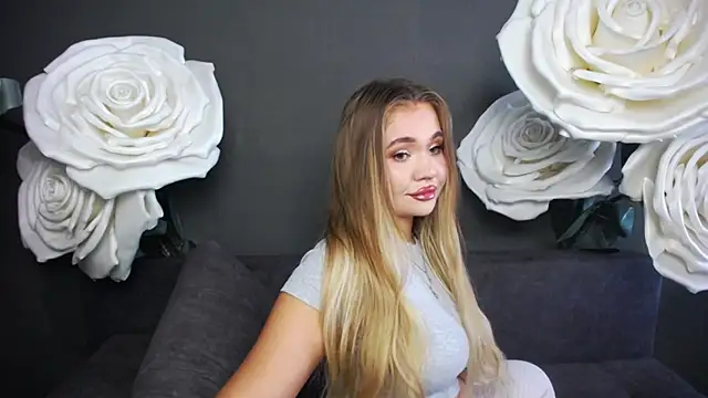 StacyYellig online show from 09/08/25, 02:16