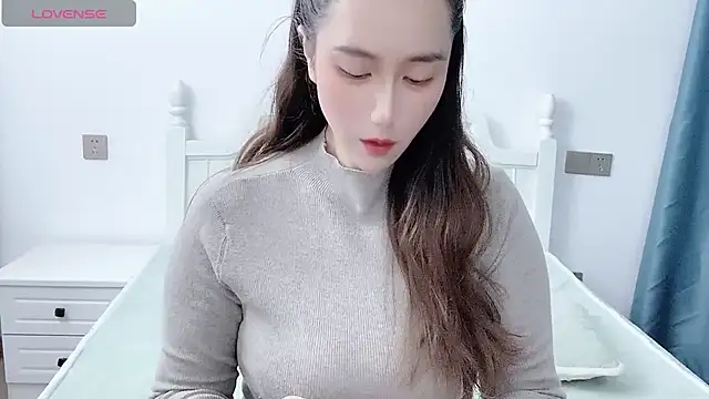 Snapshot of LIsha--170 chatting on 11/09/25, 07:28 LIsha--170 online show from 11/09/25, 07:28