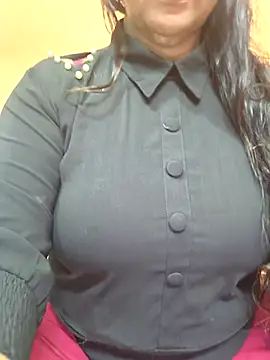 Snapshot of CUTE_SOPHIA- chatting on 07/01/26, 02:35 CUTE SOPHIA- online show from 07/01/26, 02:35