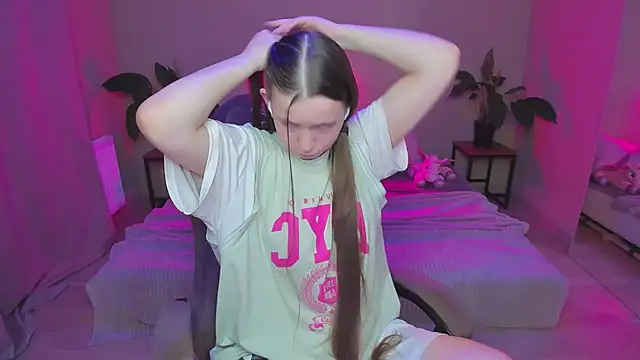 HelloRoxy online show from 12/18/24, 06:25