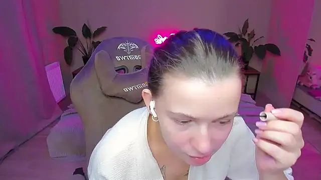 HelloRoxy online show from 12/29/24, 12:09