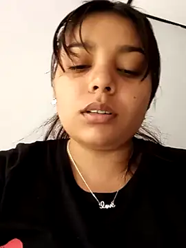 Snapshot of stefanie010 chatting on 12/29/24, 03:46 stefanie010 online show from 12/29/24, 03:46