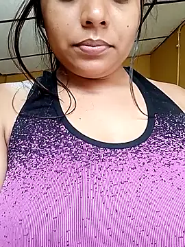 stefanie010 online show from 05/08/26, 03:17