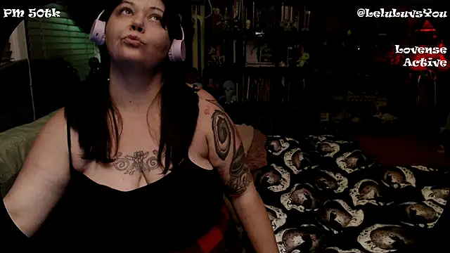 Snapshot of LeluLuvsYou chatting on 12/11/24, 06:25 LeluLuvsYou online show from 12/11/24, 06:25