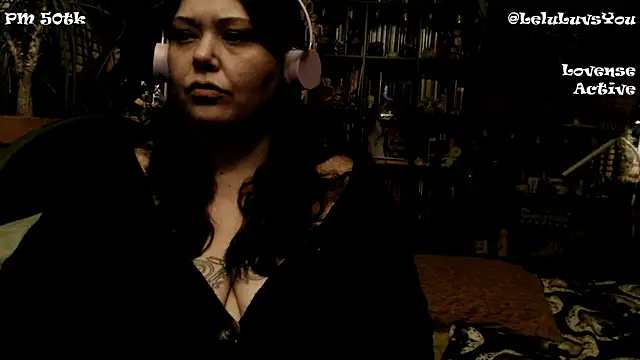 Snapshot of LeluLuvsYou chatting on 01/05/25, 11:59 LeluLuvsYou online show from 01/05/25, 11:59