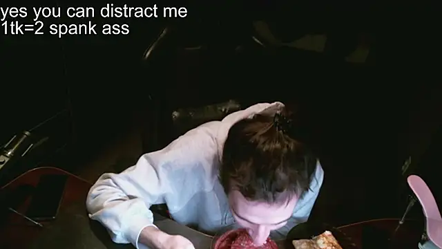 izilizi 23 online show from 12/06/24, 02:17