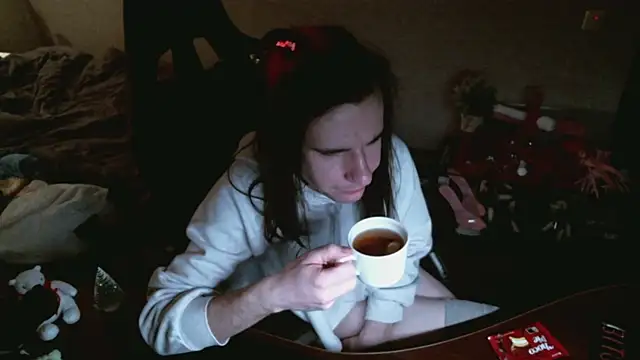 izilizi 23 online show from 12/13/24, 06:27