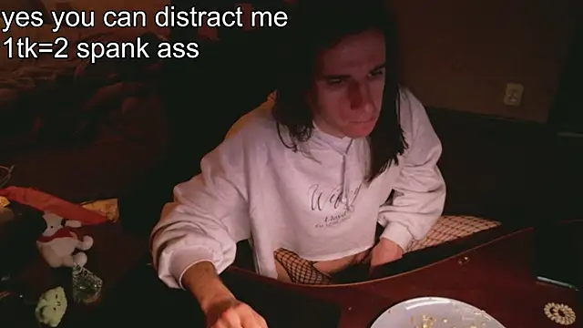 izilizi 23 online show from 12/28/24, 12:56