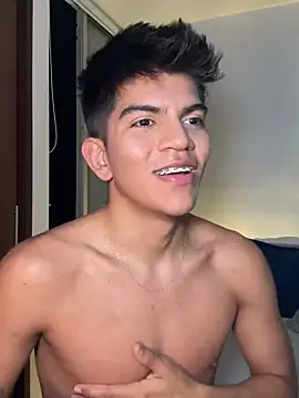 santiago 01 online show from 12/15/24, 04:40