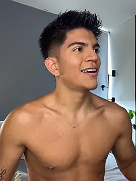 santiago 01 online show from 12/22/25, 06:38