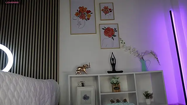 LillyDolls23 online show from 09/11/25, 12:49