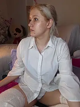 NaomiShimizu online show from 11/23/25, 09:36