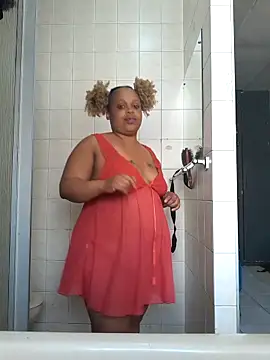 THESHORTQUEEN online show from 11/05/25, 02:06