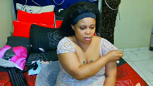 THESHORTQUEEN online show from 12/17/25, 05:30