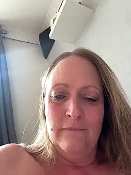 HoneyBluex online show from 04/09/26, 12:10