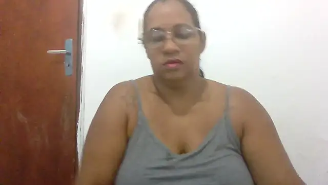 Snapshot of Darckbombom chatting on 04/02/26, 10:02 Darckbombom online show from 04/02/26, 10:02