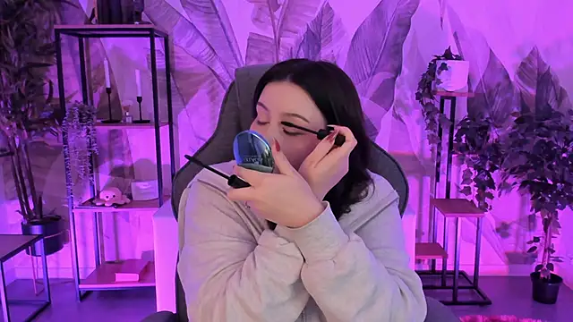 CoralineKeyns online show from 09/19/25, 05:20