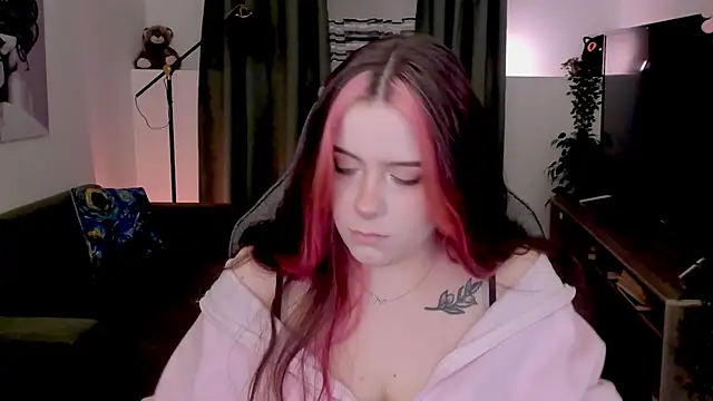 CoralineKeyns online show from 04/25/26, 03:20