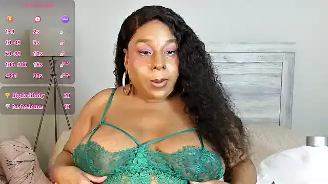 Snapshot of Carmen_Cream chatting on 06/14/26, 07:54 Carmen Cream online show from 06/14/26, 07:54