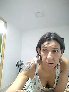 Snapshot of Cameron_puppy chatting on 06/08/26, 01:28 Cameron puppy online show from 06/08/26, 01:28