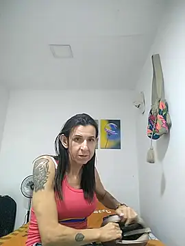 Snapshot of Cameron_puppy chatting on 07/04/26, 01:56 Cameron puppy online show from 07/04/26, 01:56