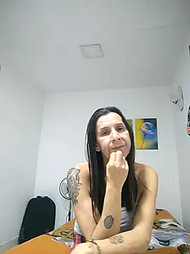 Snapshot of Cameron_puppy chatting on 07/11/26, 06:49 Cameron puppy online show from 07/11/26, 06:49